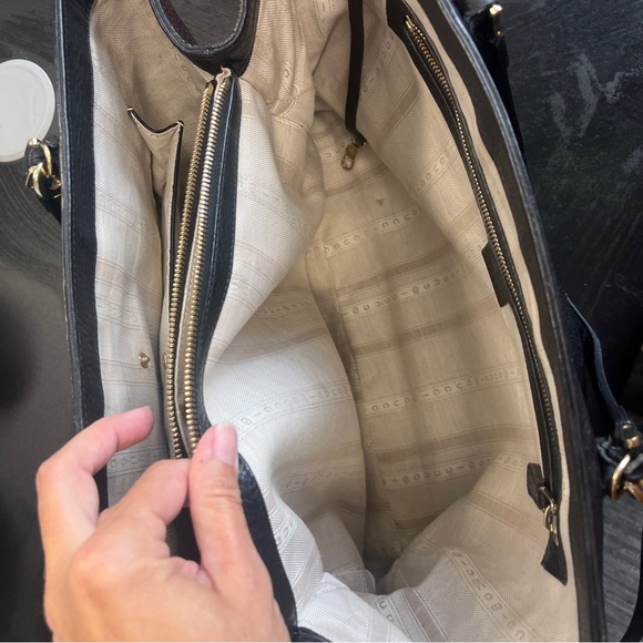 Gucci Black Leather Shoulder Bag - Picture 8 of 15